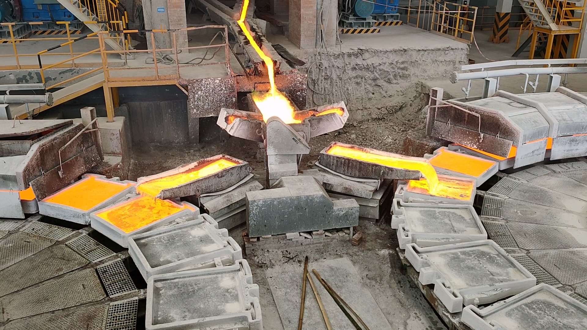 Fully automatic disc quantitative casting machine